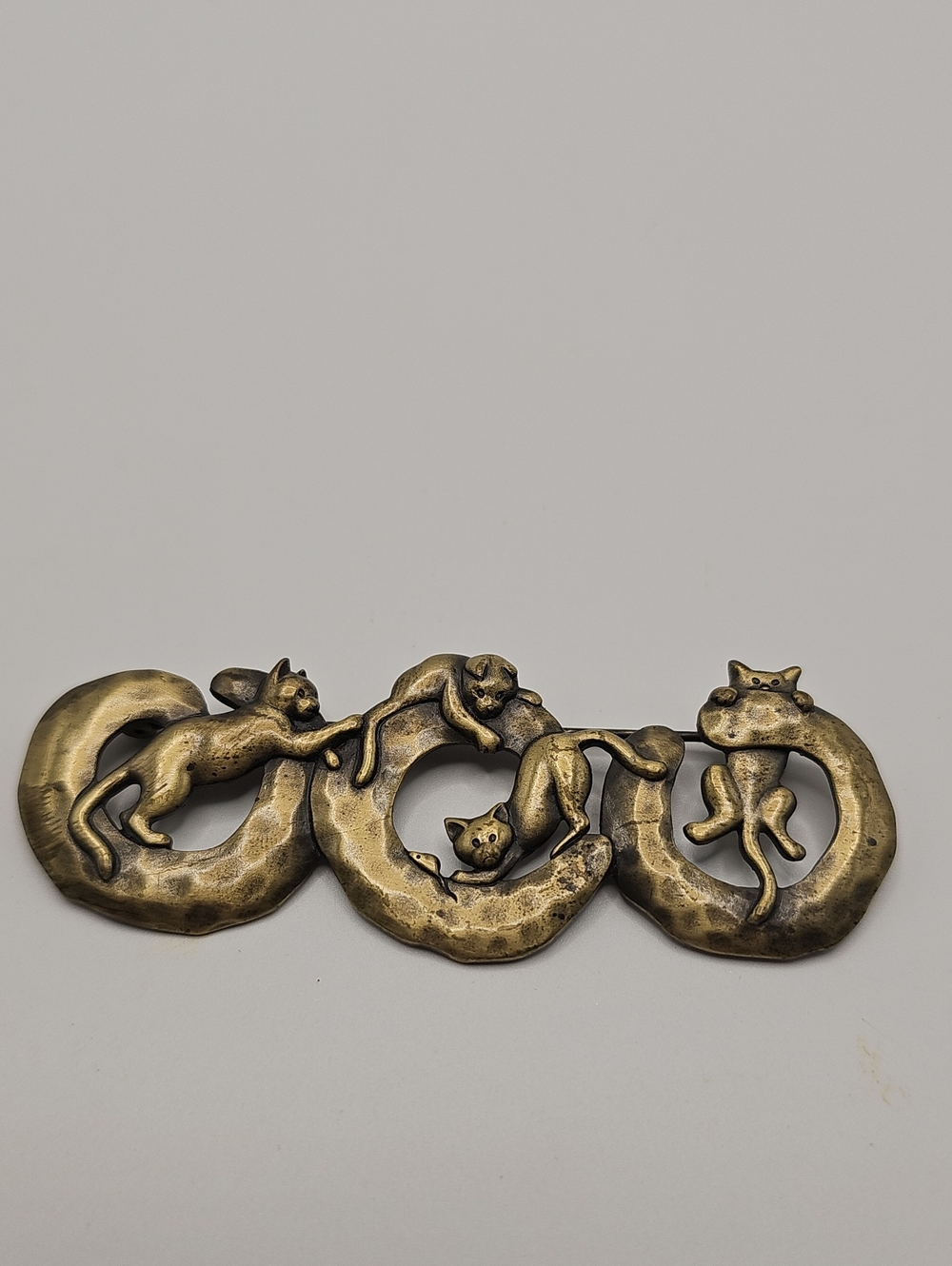 Brass-Tone Cat Wall Accent in Antique Gold Finish.  Sighned JJ. CUTE